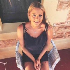 Roxanne Salzborn (Singer)