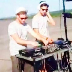 Gennaro Troia & Dennis Essers