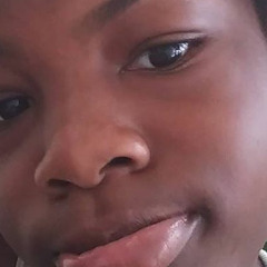 girl plays minecraft