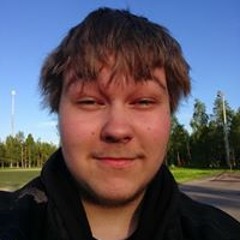 aikune naine hammasharja