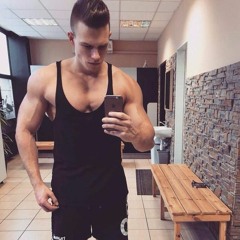 Tomi Lévai