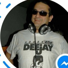 Mitch Milton (Roy Bohlen)