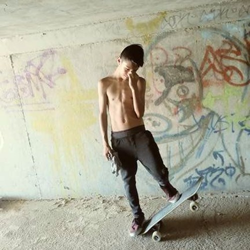 Stream Emc Senatra Empty Pockets Ft. BLES (Longlivejrox) by Jesus