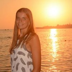 Naomi Van de Zande