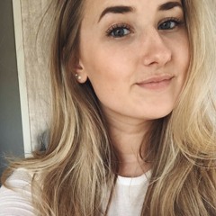 LAURAESMEE