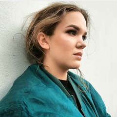 Elisia Poelman