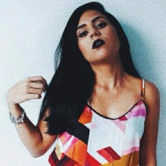 Thays Castro