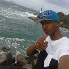 Tavinhoo Santos