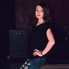 Julia  Davidiak