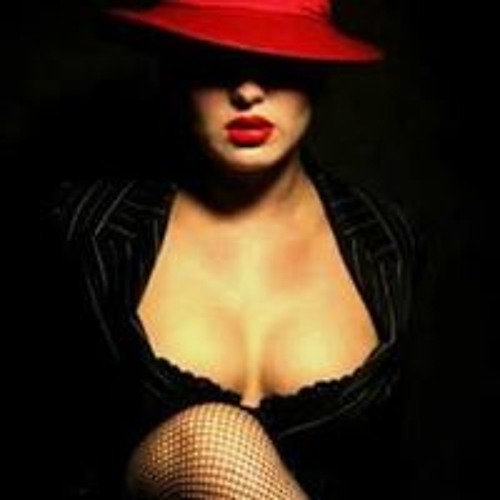 Раскрепощенная незнакомка с хорошими буферами