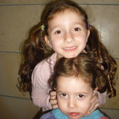 מיה גולדברג