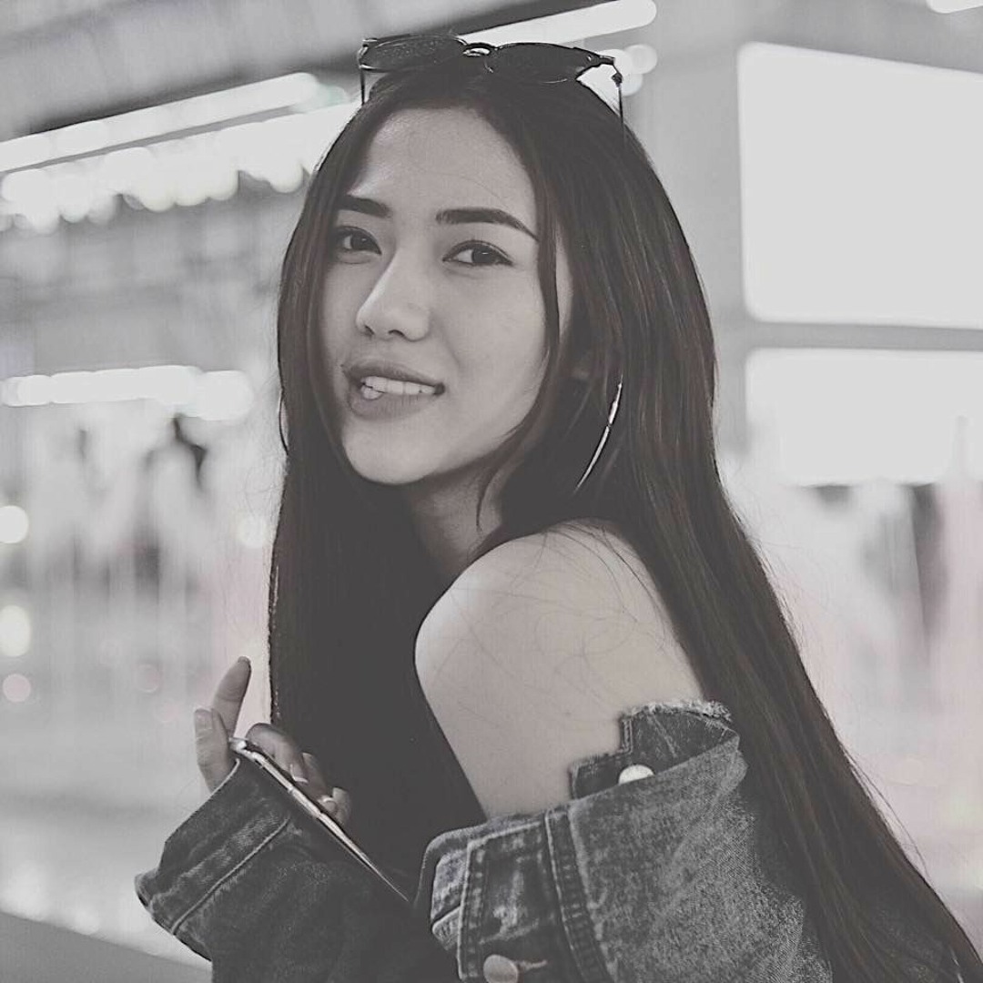 Stream Hoàng Thu Trang (Trang Cherry) music | Listen to songs