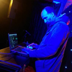 P E T R O S     V O U R I S