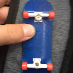 Fingerboarding Broz