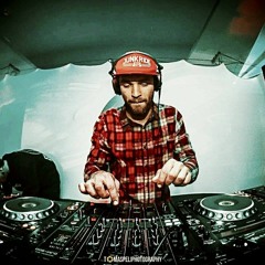 Crack The Bassline