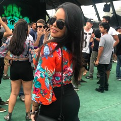 Larissa Ferreira 6
