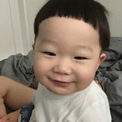 Móm Quyền Lực