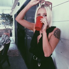 Courtneyraebruce