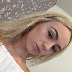 Chloe A