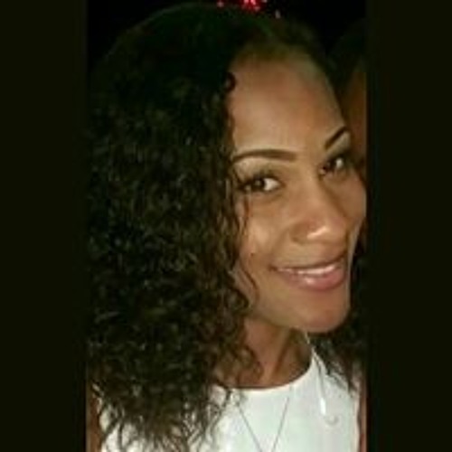 Claudia Santos’s avatar