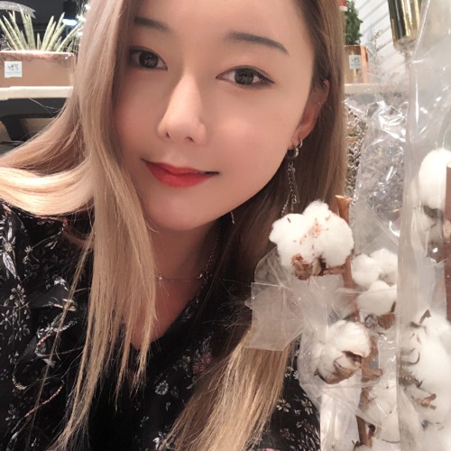 Hyejun Nicole Lee’s avatar