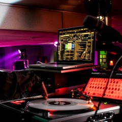 DJ YOUNG/Jessica wellman