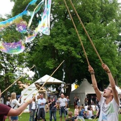 spontaneous jam sessions