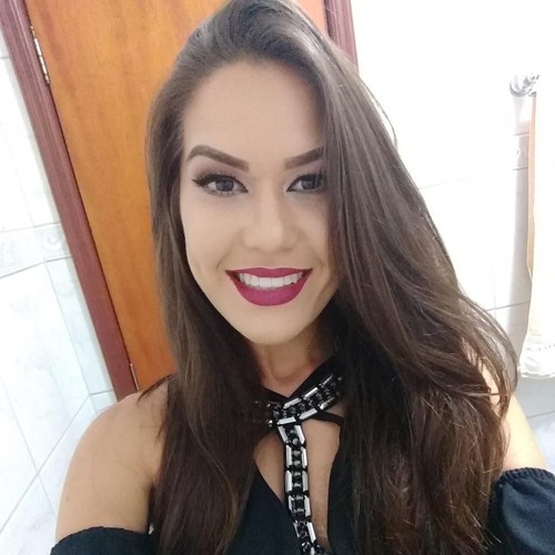 Lari Oliveira’s avatar