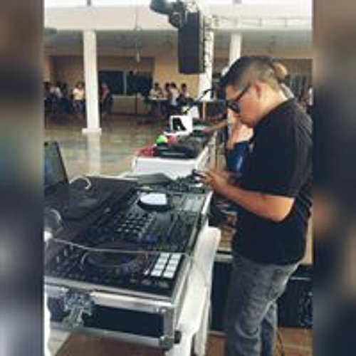 Stream Wilberth Hernandez music Listen to songs, albums, playlists