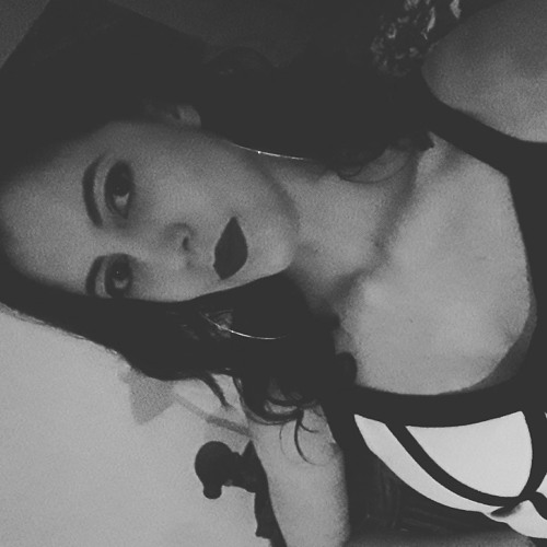 Camila Petry’s avatar