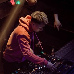 DJ Ezik