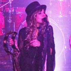 Katie Shorey as Stevie Nicks