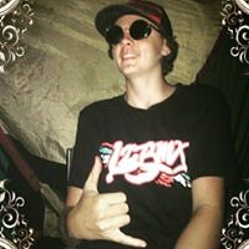 Stream Thomas Sweeney music Listen to songs, albums, playlists for