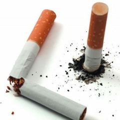 Dos cigarros a medio fumar