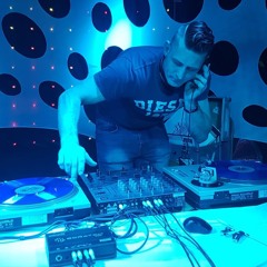 DJ Milford Cubicle