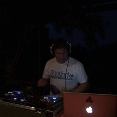 DJ LOVE MOUNTAIN (DERIK LIEBENBERG)