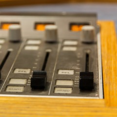 Howard Hughes plays The JAM Song - talkRadio
