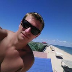 Денис Довгалюк