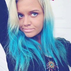 halle.holmes.x.06