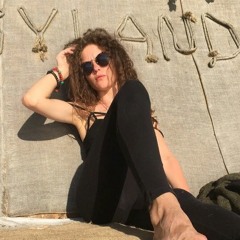 Curly_April