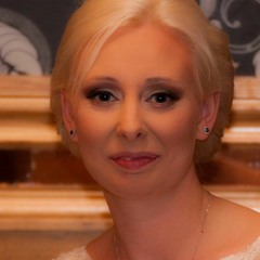 Naomi Cee