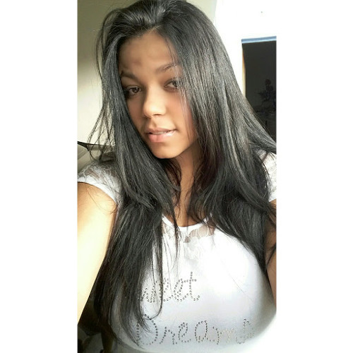 Tayna Oliveira’s avatar