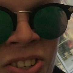 MacA$$Cheek sepon makkaralaatikkoo
