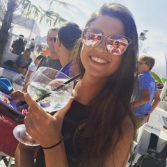Lisa Van de Bruaene