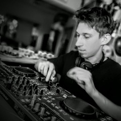 DJ NOW