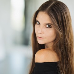 Julia Pagett - Vocalist