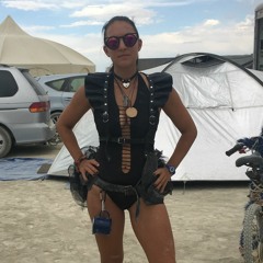 Lara Steele