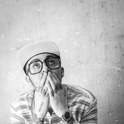 The FEDS P L O T T I N G (Talib Kweli Type Beat)