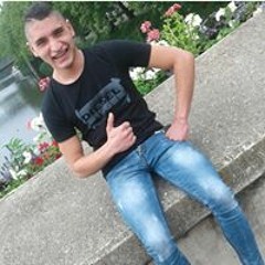 Алекс Белия
