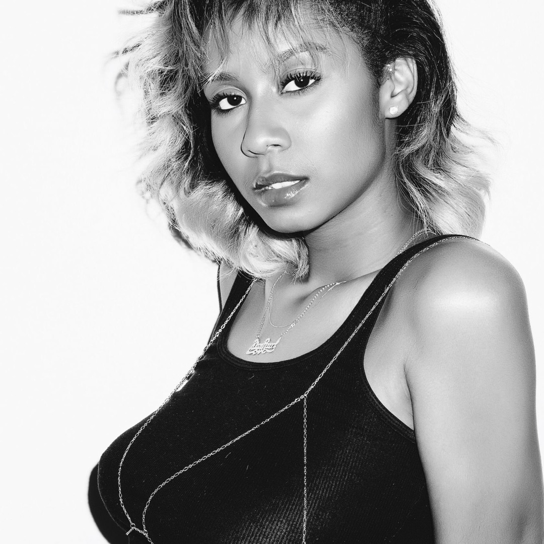 Stream Risa Pearl music | Listen to songs, albums, playlists for